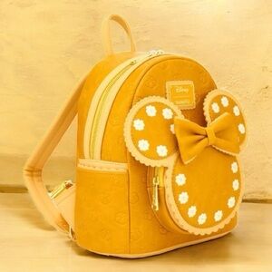 Loungefly Disney Minnie Mouse Pumpkin Pie
Cinnamon Scented Mini Backpack